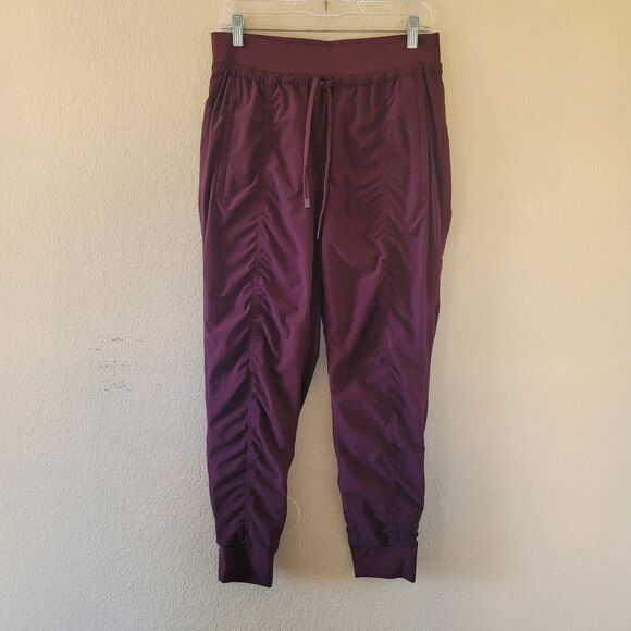 Athleta Attitude Lined Pant Womens Size 8 Burgundy Ruched Jogger Activewear - Picture 1 of 9